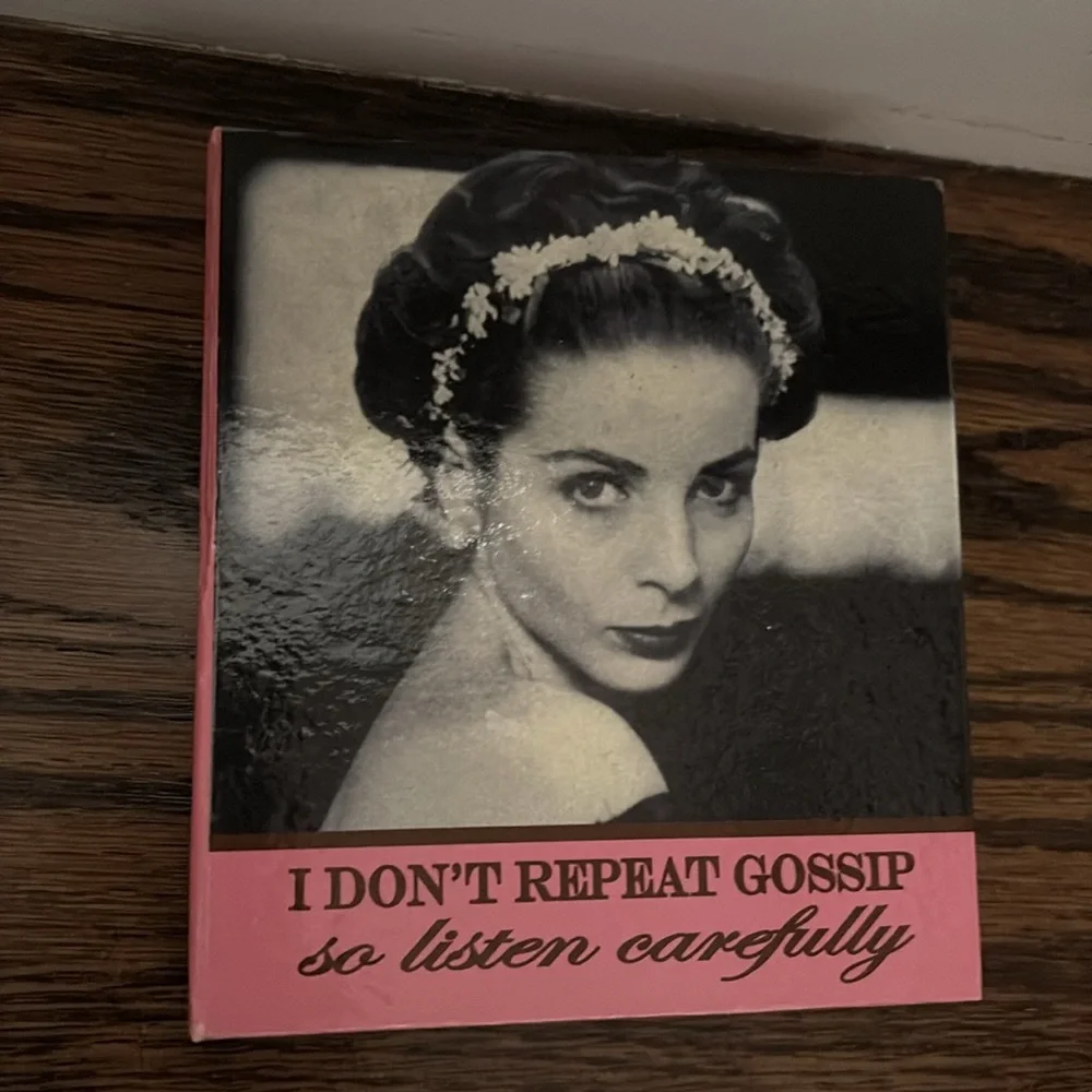 Engraved Silvertone Compact Pillbox I Don’t Repeat Gossip So Listen Carefully - Picture 3 of 8